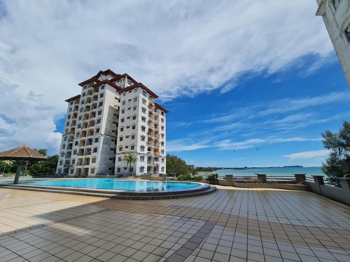 Sunshine Bay Resort Port Dickson Extérieur photo