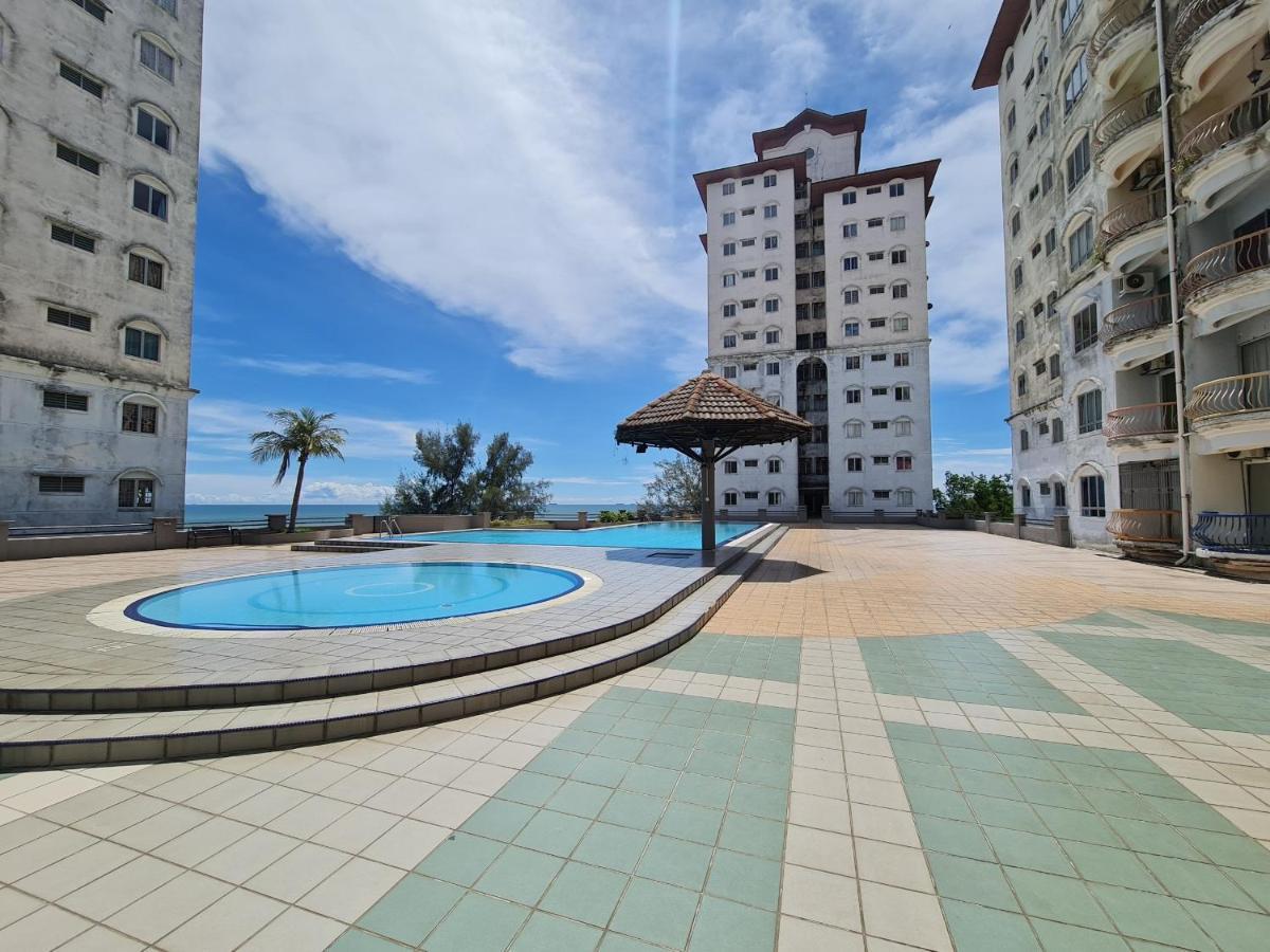 Sunshine Bay Resort Port Dickson Extérieur photo